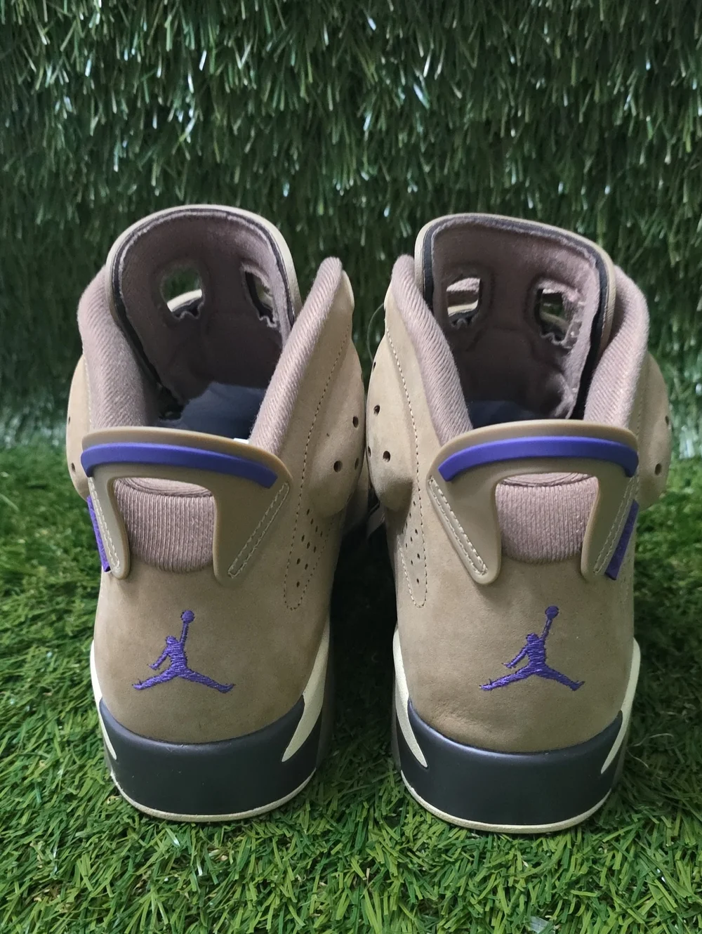 Jordan 6 RetroGore-Tex Brown Kelp. Size 10 M OR 11 W.